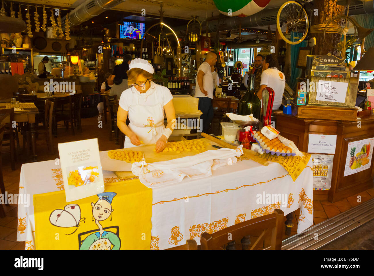 Tortellini pasta maker, Chi Burdlaz restaurant, near the beach, Rimini, Italy Stock Photo