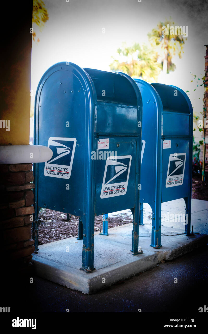 Mail Collection Box High Resolution Stock Photography And Images Alamy Mail Collection Box High Resolution Stock Photography And Images Alamy