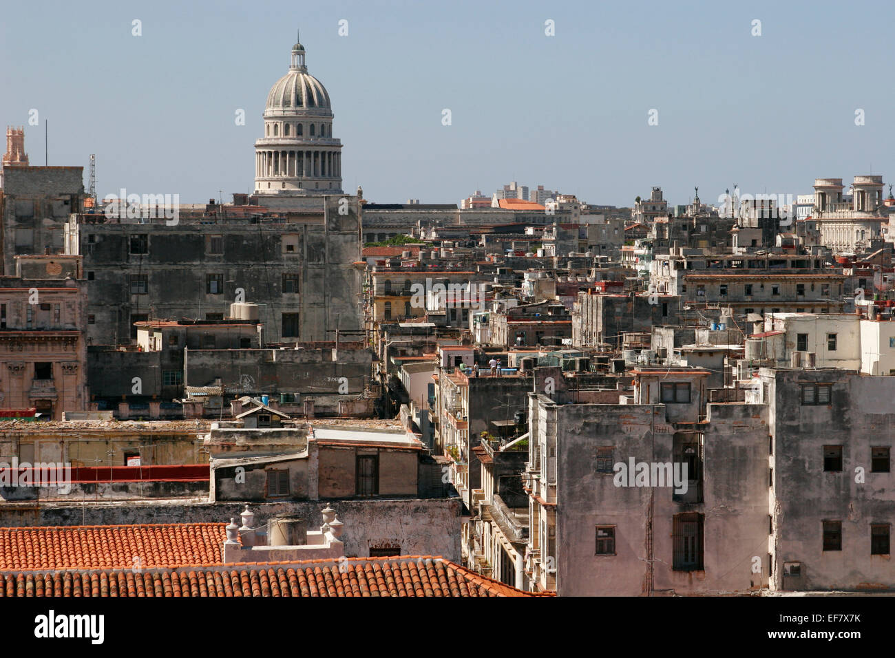 Cuban churches hi-res stock photography and images - Page 3 - Alamy, image size:1300x956