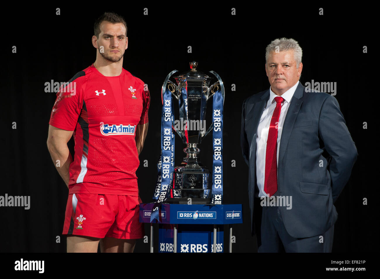 Welsh Rugby Captain Sam London welsh rugby team hi-res stock photography and images - Alamy