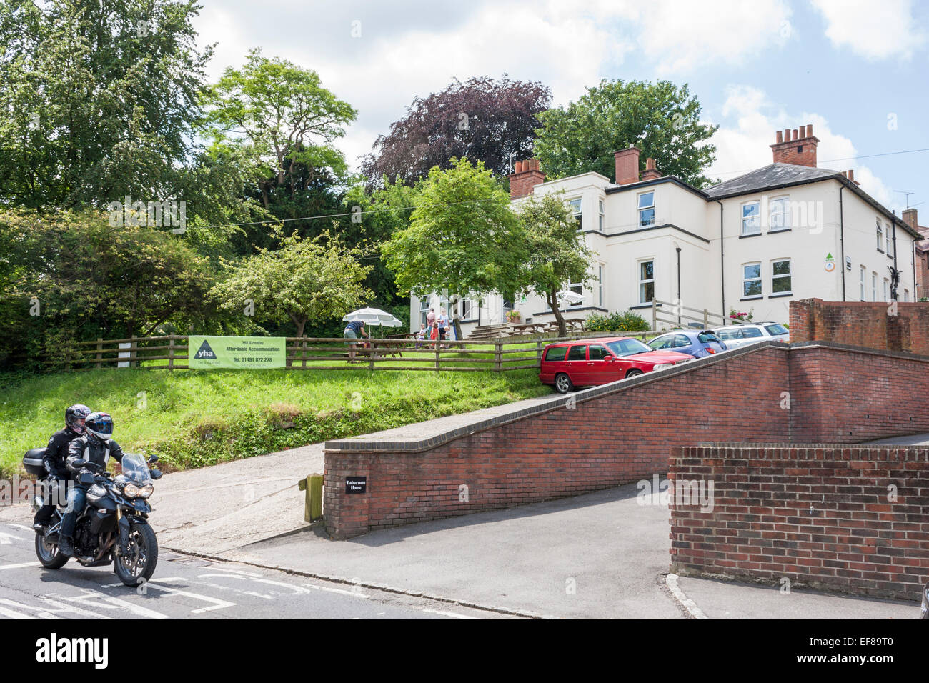 Youth hostel building exterior in Streatley, Oxfordshire, England, GB, UK. Stock Photo