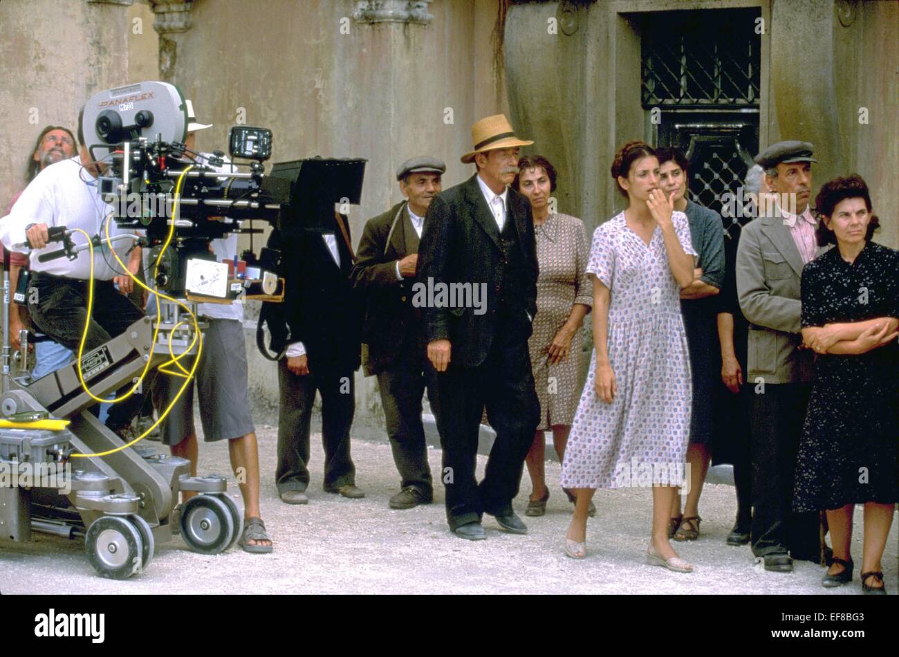 JOHN HURT & PENELOPE CRUZ CAPTAIN CORELLI'S MANDOLIN (2001 Stock Photo 78246003 Alamy