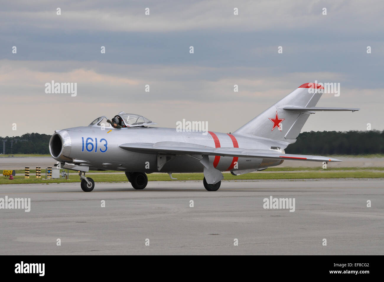 The MIG17F flying at the MCAS Cherry Point Air Show Stock Photo Alamy