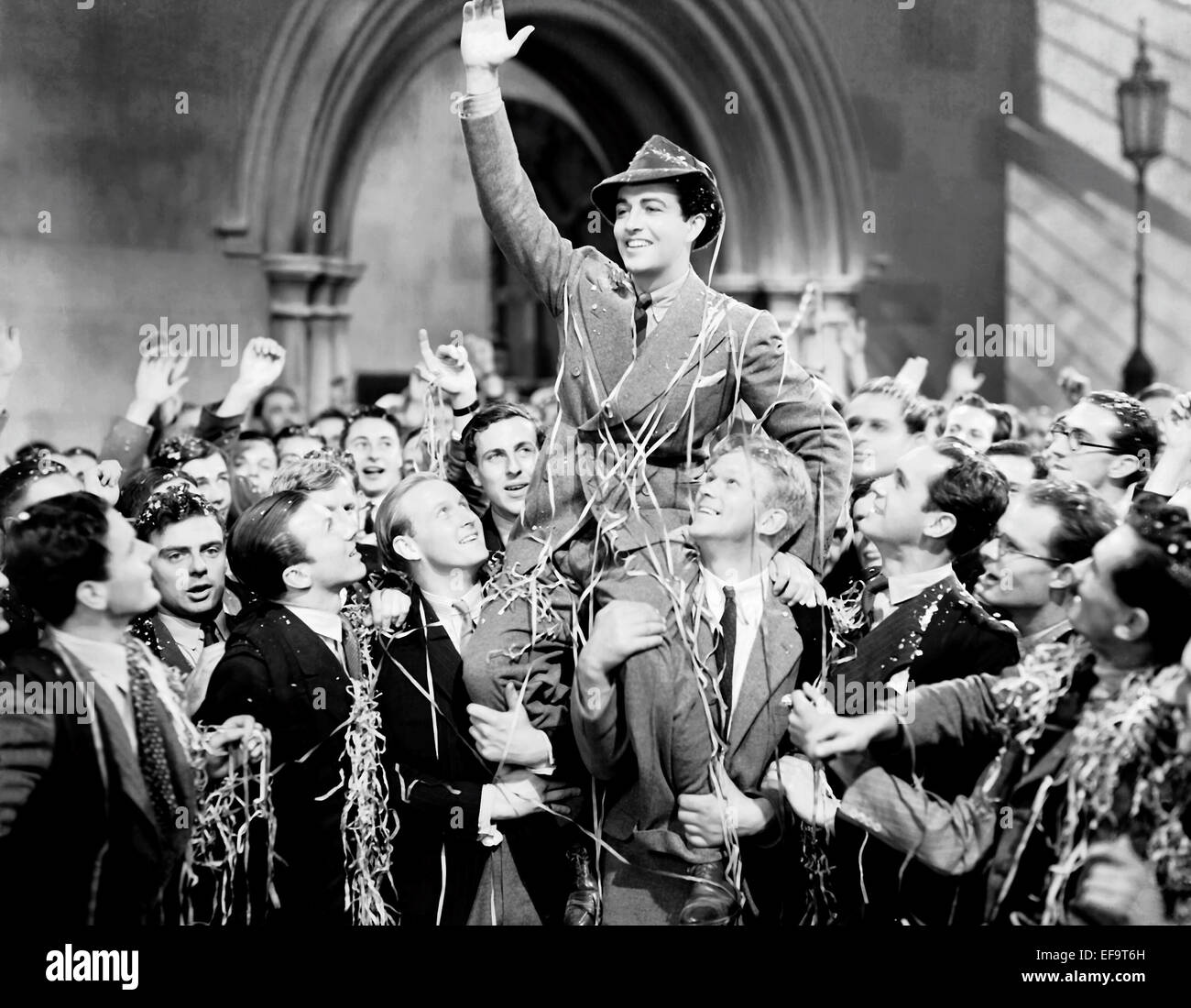 ROBERT TAYLOR A YANK AT OXFORD (1938) Stock Photo