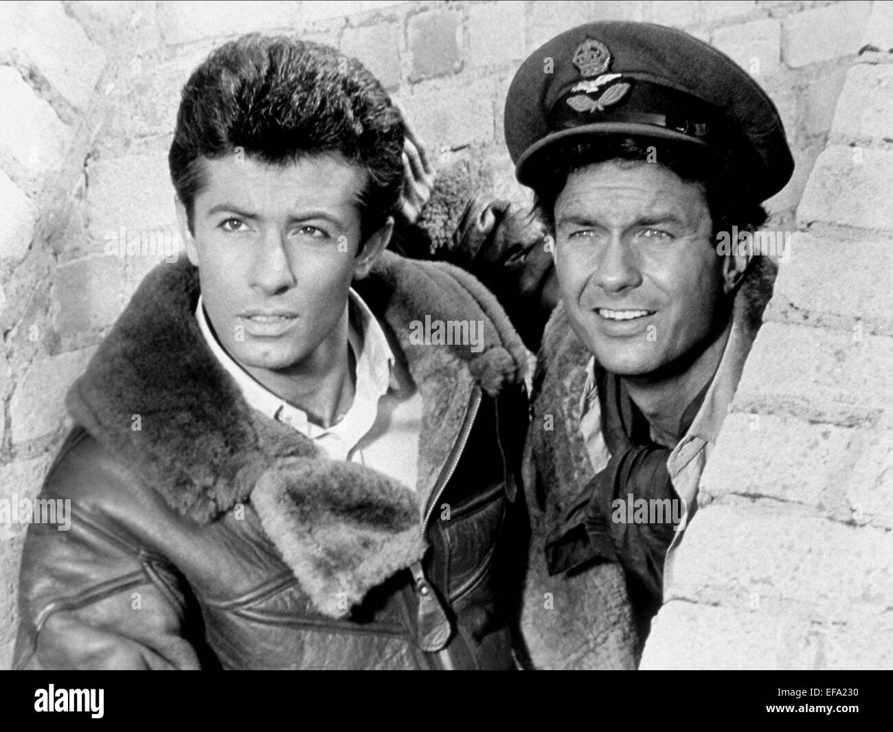 GEORGE CHAKIRIS & CLIFF ROBERTSON 633 SQUADRON (1964)