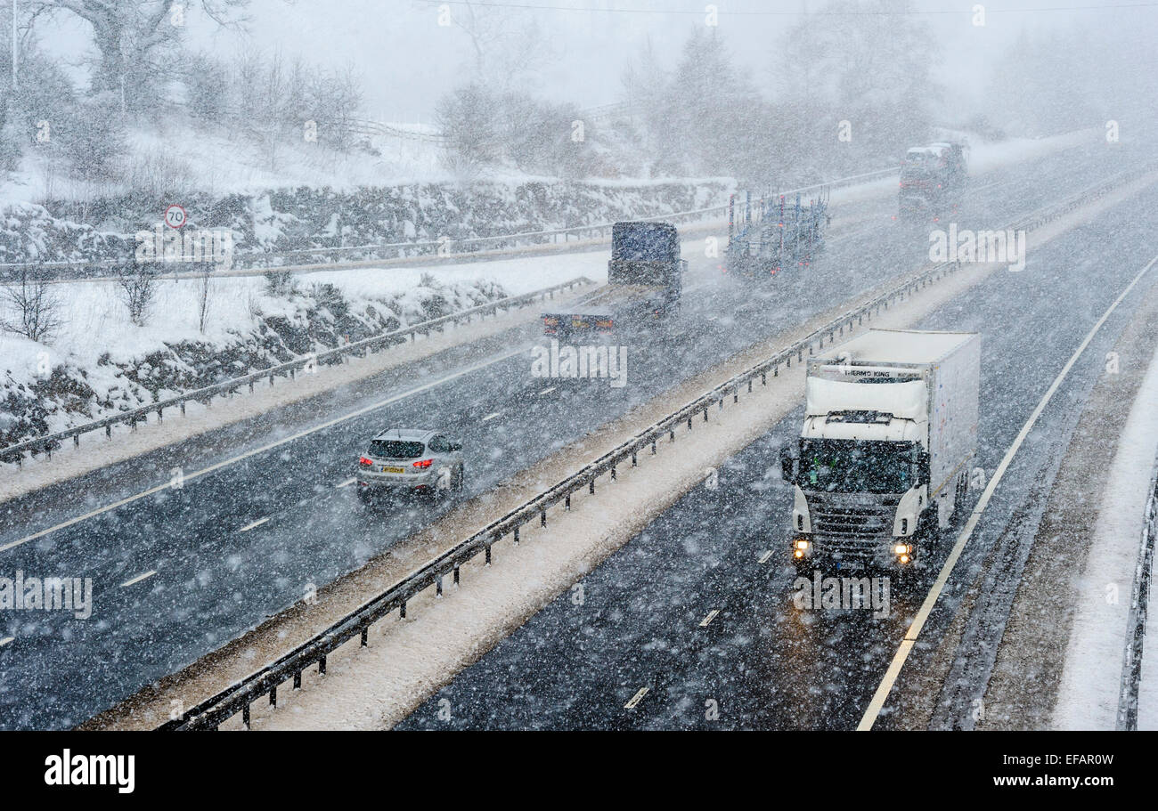 Near white out conditions on the M74 motorway near Lesmahagow in South Lanarkshire Scotland Stock Photo