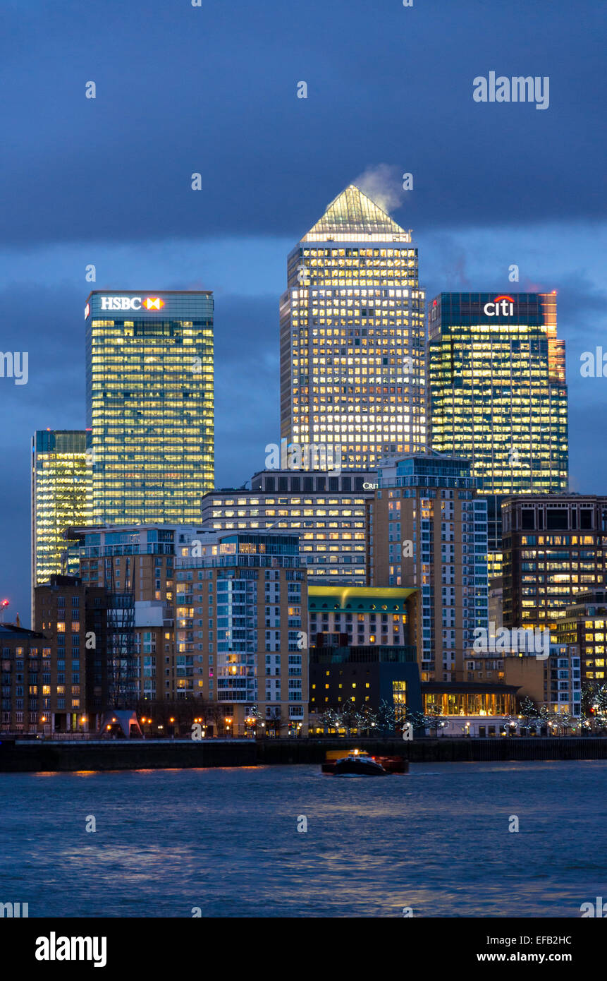 Canary wharf hsbc hi-res stock photography and images - Alamy
