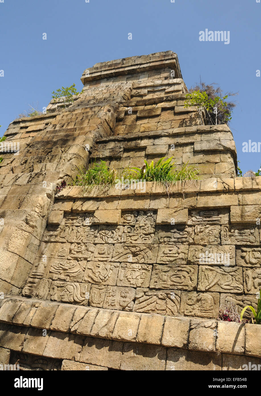 Ancient pyramid created by the Maya culture Stock Photo - Alamy