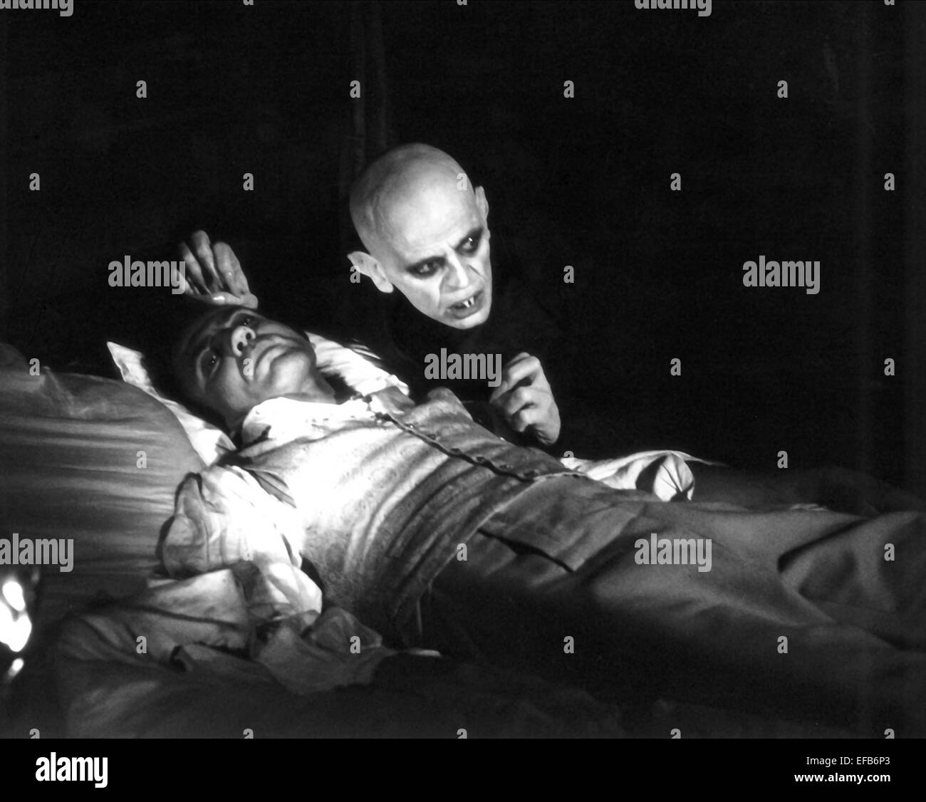 BRUNO GANZ & KLAUS KINSKI NOSFERATU THE VAMPYRE (1979) Stock Photo