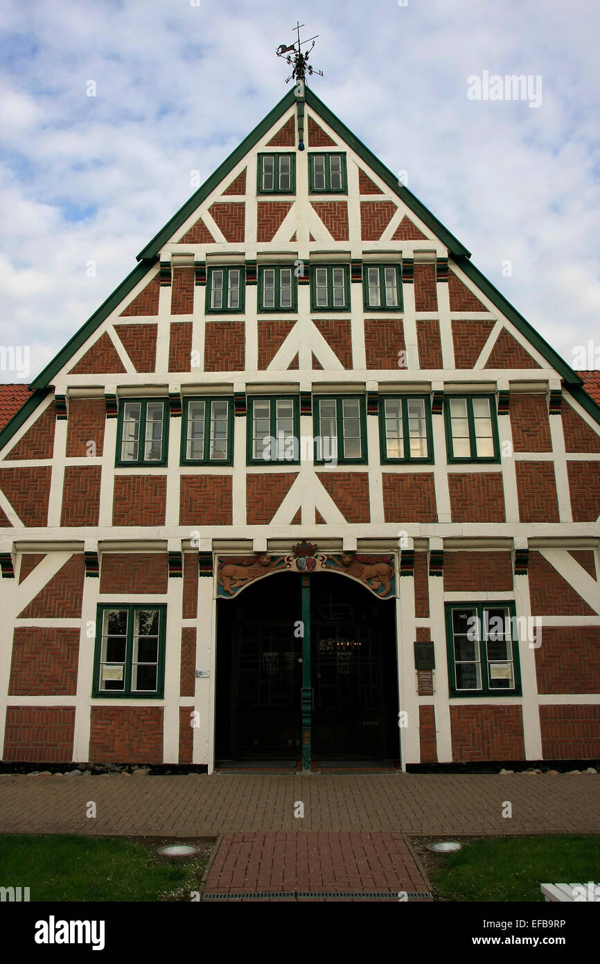 The Town hall of York (Jork). The Town Hall is the former Gräfenhof and a historic half-timbered house in the city of York. York is a town in Lower Saxony and the center of the Altes Land. Photo: Klaus Nowottnick Date: May 22, 2014 Stock Photo