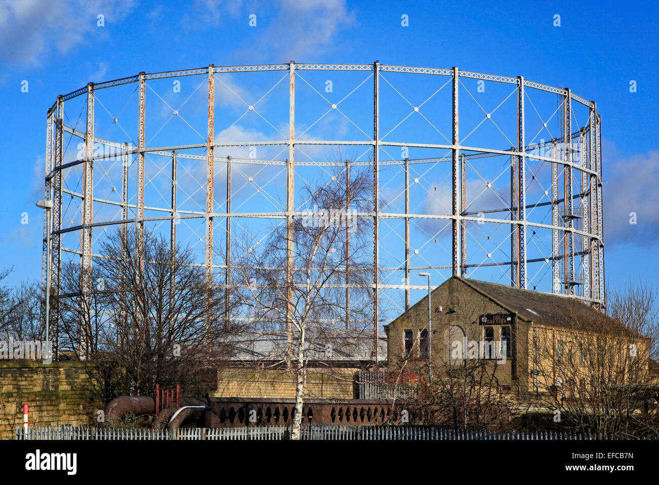 Huddersfield gasworks gas holder huddersfield gas holder column guided