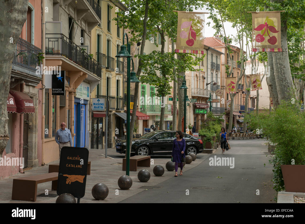 pic Ceret Pyrenees Orientales https www alamy com stock photo centre of ceret in the pyrenees orientales departement of france 78334434 html