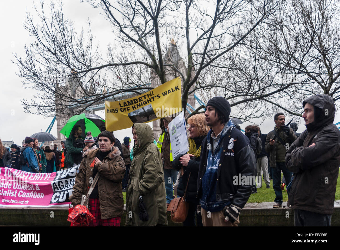 London, UK, 31 January 2015.  Campaign groups, trade unionists and tenants march on London’s City Hall to call on the Mayor of London, Boris Johnson, and councils to build new council homes and prevent current ones from being demolished or sold off to private developers.   Credit:  Stephen Chung/Alamy Live News Stock Photo