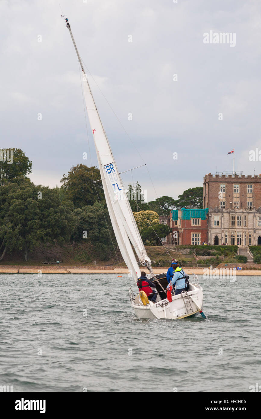 Zig zag sailing hires stock photography and images Alamy