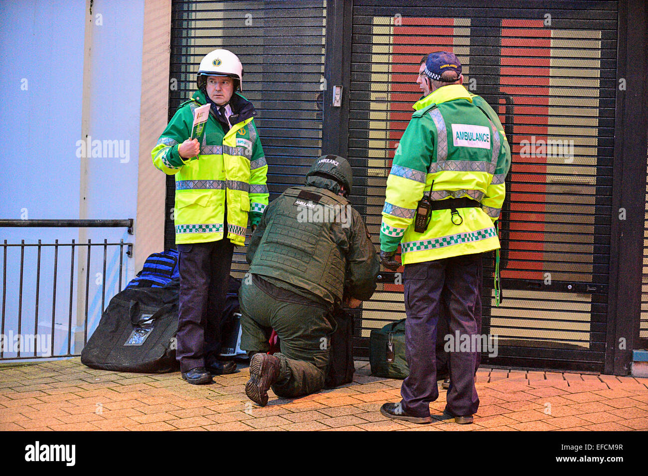 Ambulance emergency crew hi-res stock photography and images - Alamy