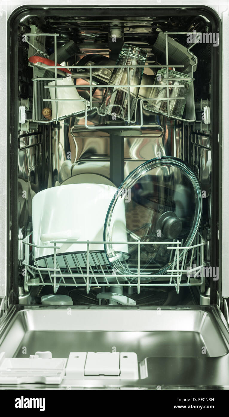 Dishwasher machine hi-res stock photography and images - Alamy