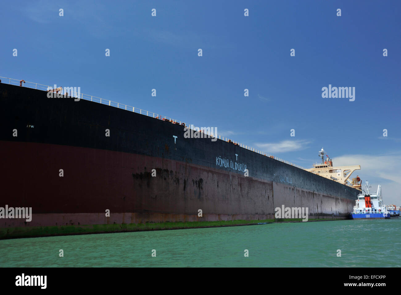 Global ports, freight industry landscape, fuel barge refuelling cargo