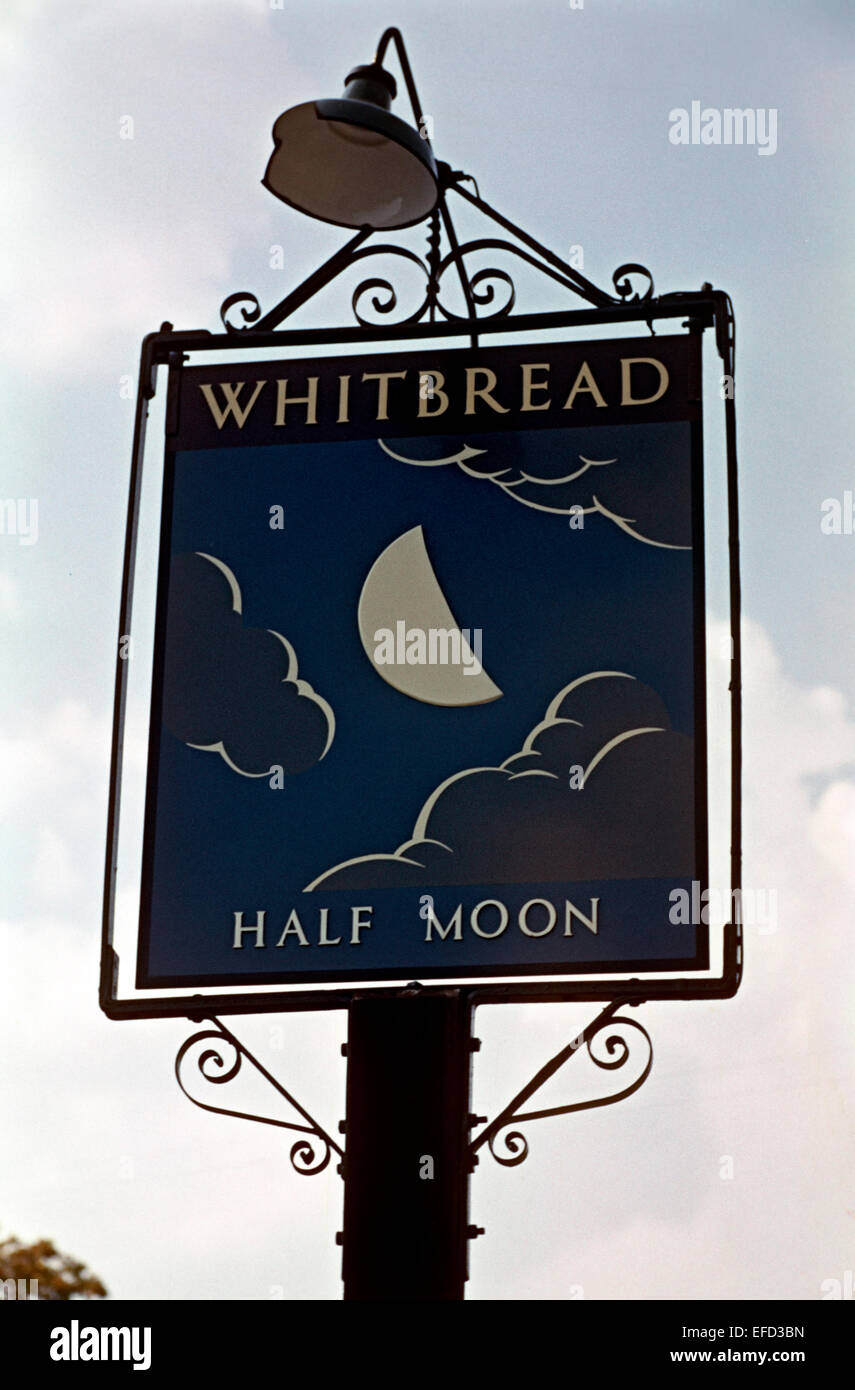 Old Pub Signs, Half Moon, Hildenborough, Kent, Britain - 1960's Stock Photo