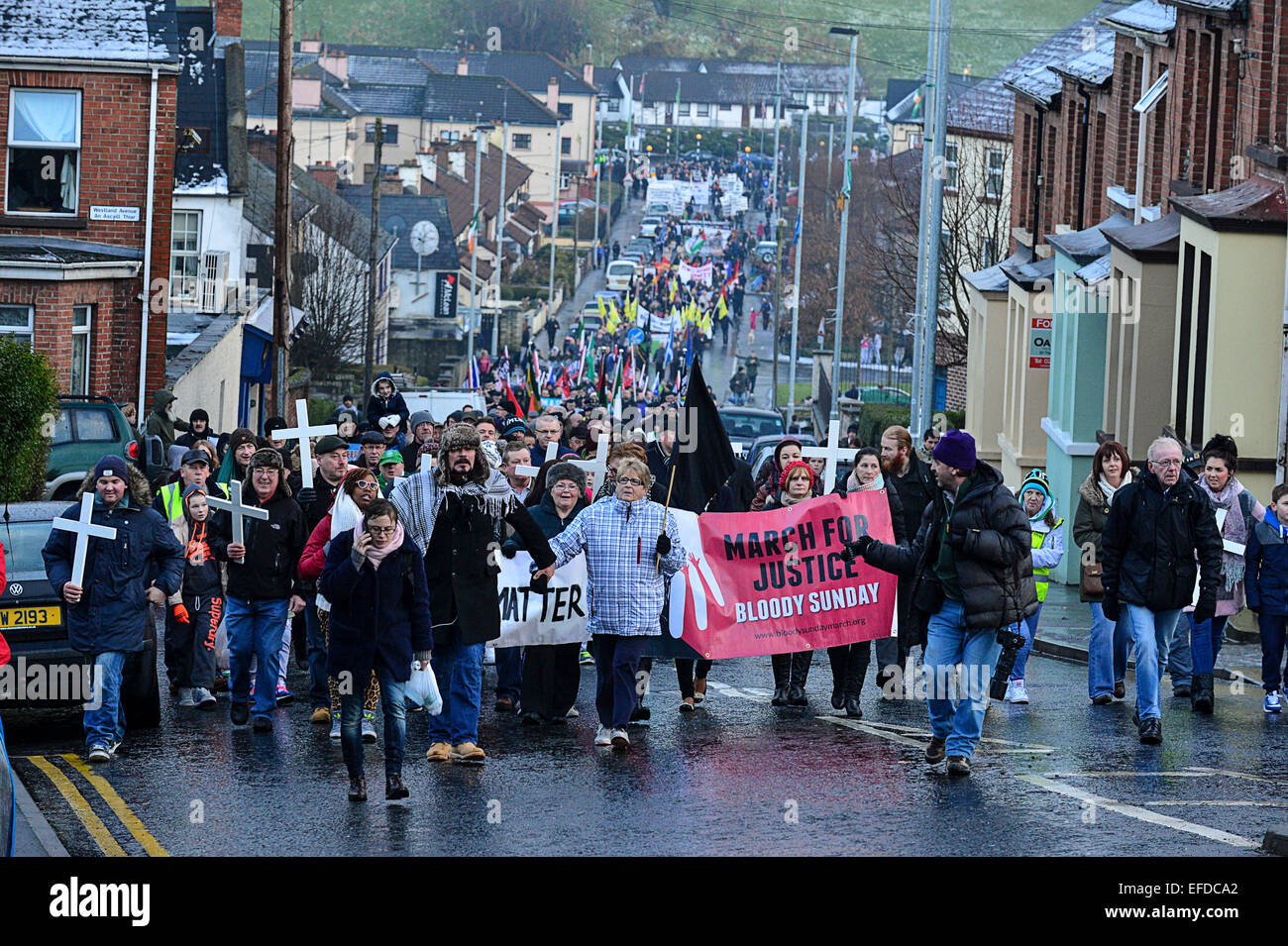 https://c8.alamy.com/comp/EFDCA2/londonderry-northern-ireland-uk-1st-february-2015-thousands-participate-EFDCA2.jpg