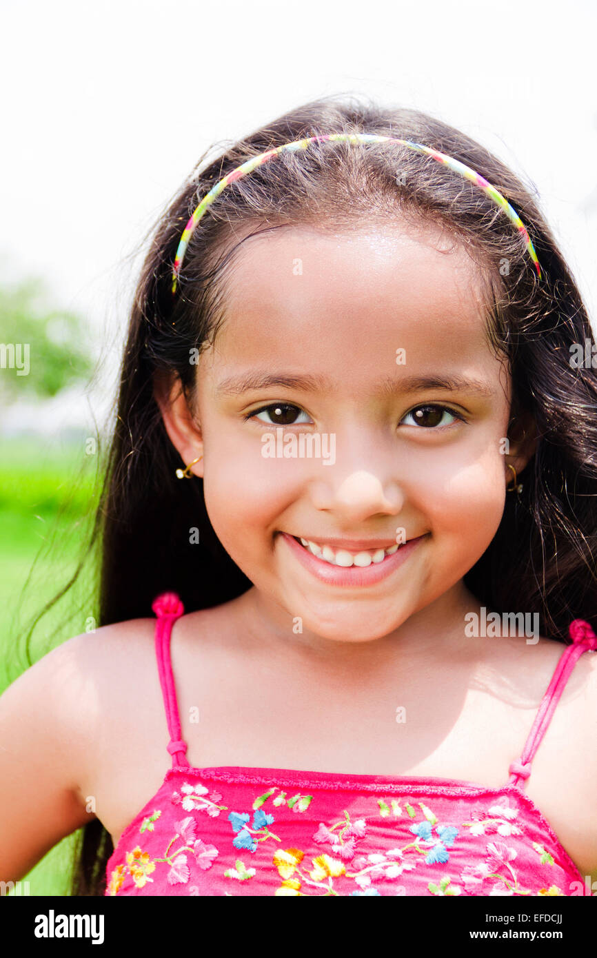 Indian girl portrait park hi-res stock photography and images - Alamy