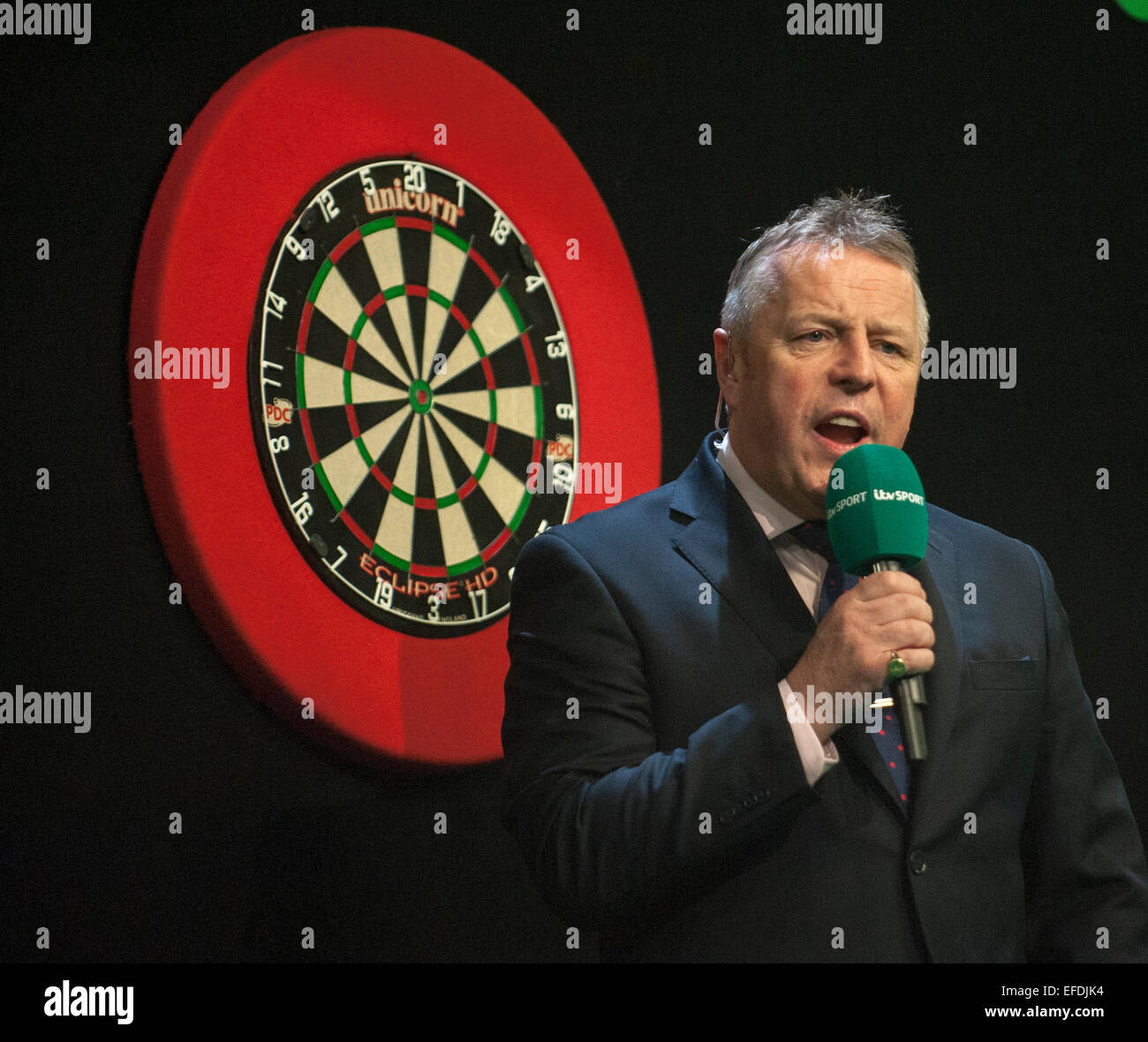 Pdc darts players hires stock photography and images Alamy