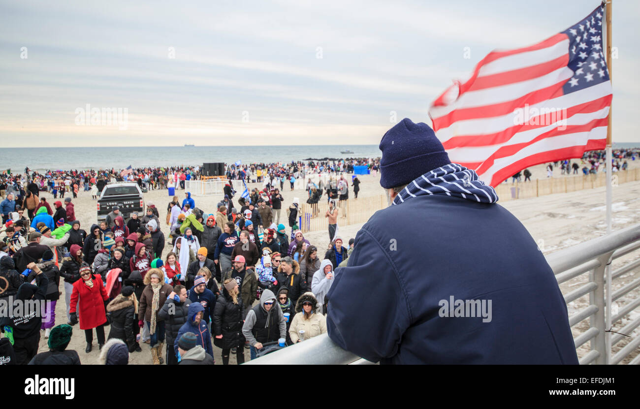 New York, USA. 01st Feb, 2015. The Long Beach Polar Bears annual Super Bowl Splash is a tradition since Super Bowl XXXII in 1998. That year, just two guys, Kevin McCarthy and Pete Meyer, jumped into the Atlantic Ocean before the big game. Now the Polar Bear Swim is the annual fundraising benefiting for Make-A-Wish Metro New York, and attract up to 6000 people each year. Credit:  Alex Potemkin/Alamy Live News Stock Photo