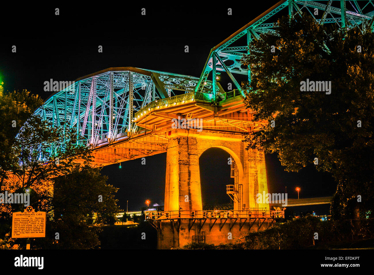 John seigenthaler pedestrian bridge hires stock photography and images