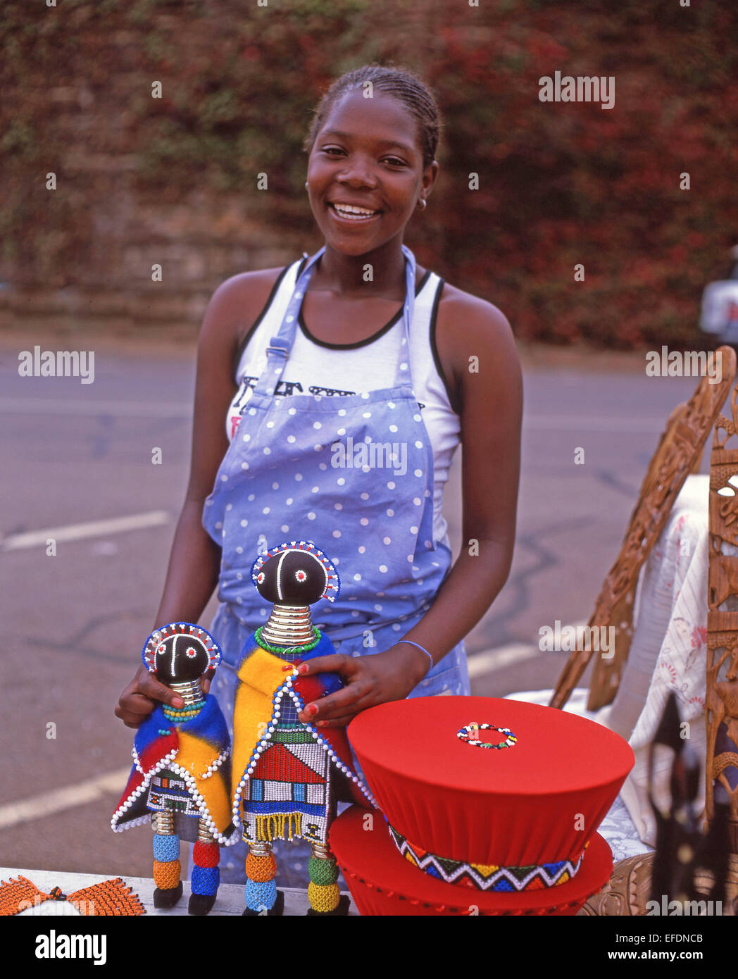 Young woman at African handicrafts stall, Union Building, Pretoria (Tshwane), Gauteng, Republic of South Africa Stock Photo