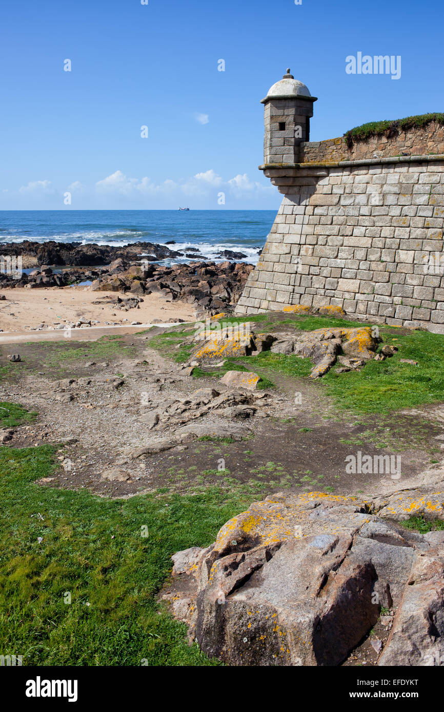 Queijo Castle (Forte de Sao Francisco Xavier) and Atlantic Ocean coast in Porto, Portugal. Stock Photo