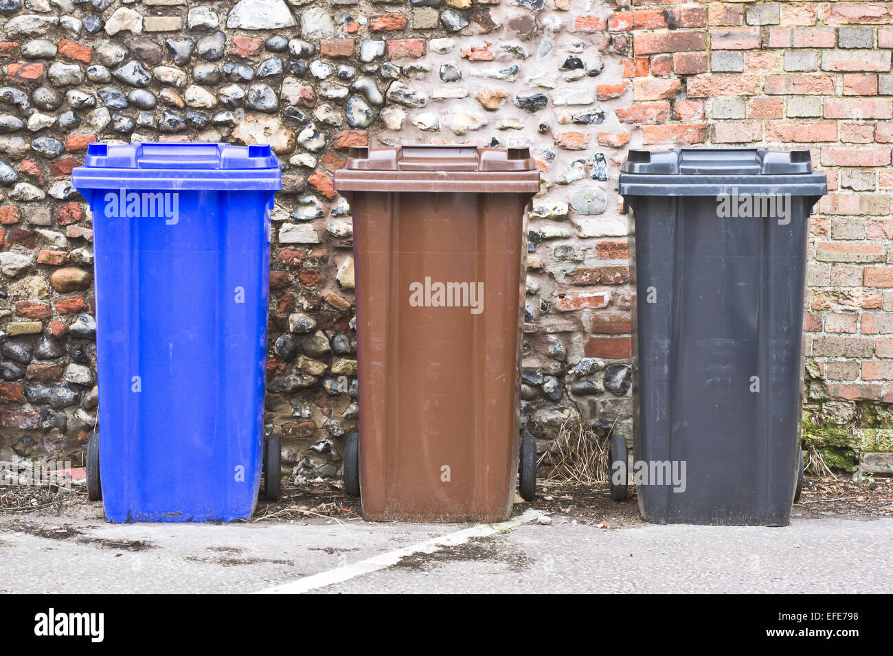 Plastic bins hi-res stock photography and images - Alamy