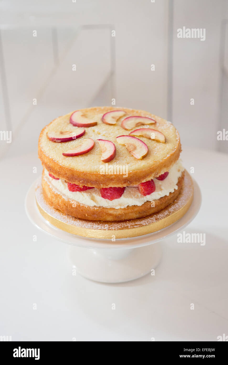 Victoria sponge cake cutout hires stock photography and images Alamy