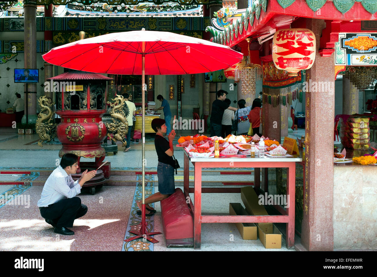 Chinese shrine in Yaowarat, Bangkok Chinatown. Stock Photo