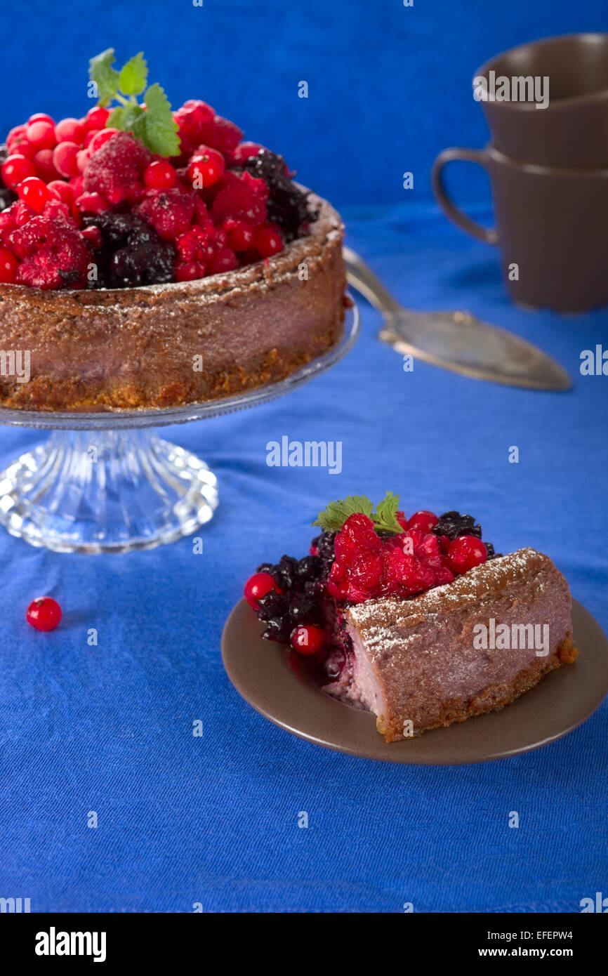 Berry cake hi-res stock photography and images - Alamy