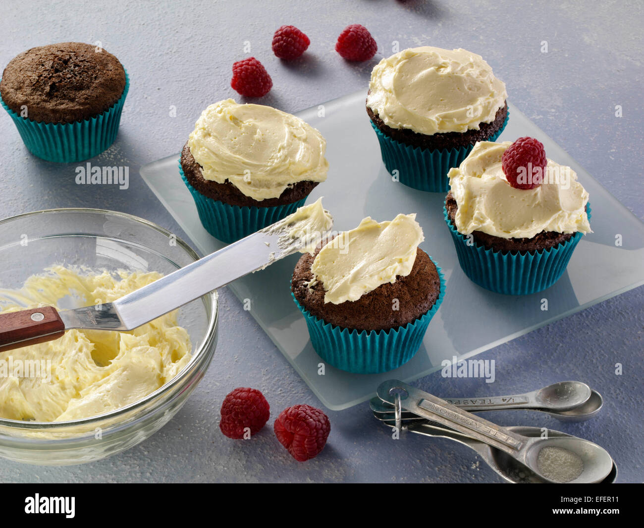 Stevia buttercream frosting on cupcakes Stock Photo Alamy