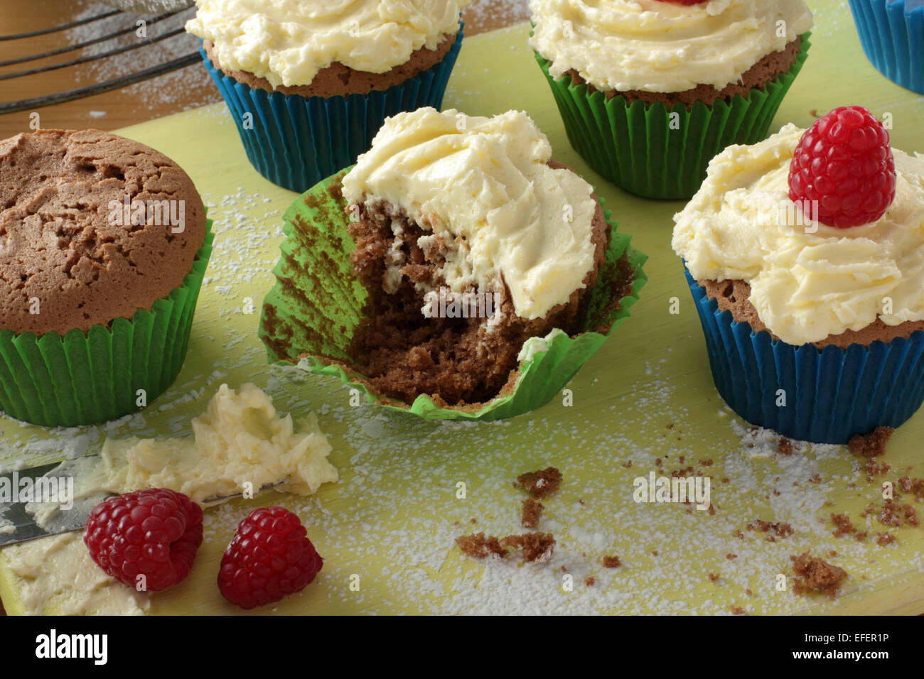Stevia buttercream frosting on cupcakes Stock Photo Alamy