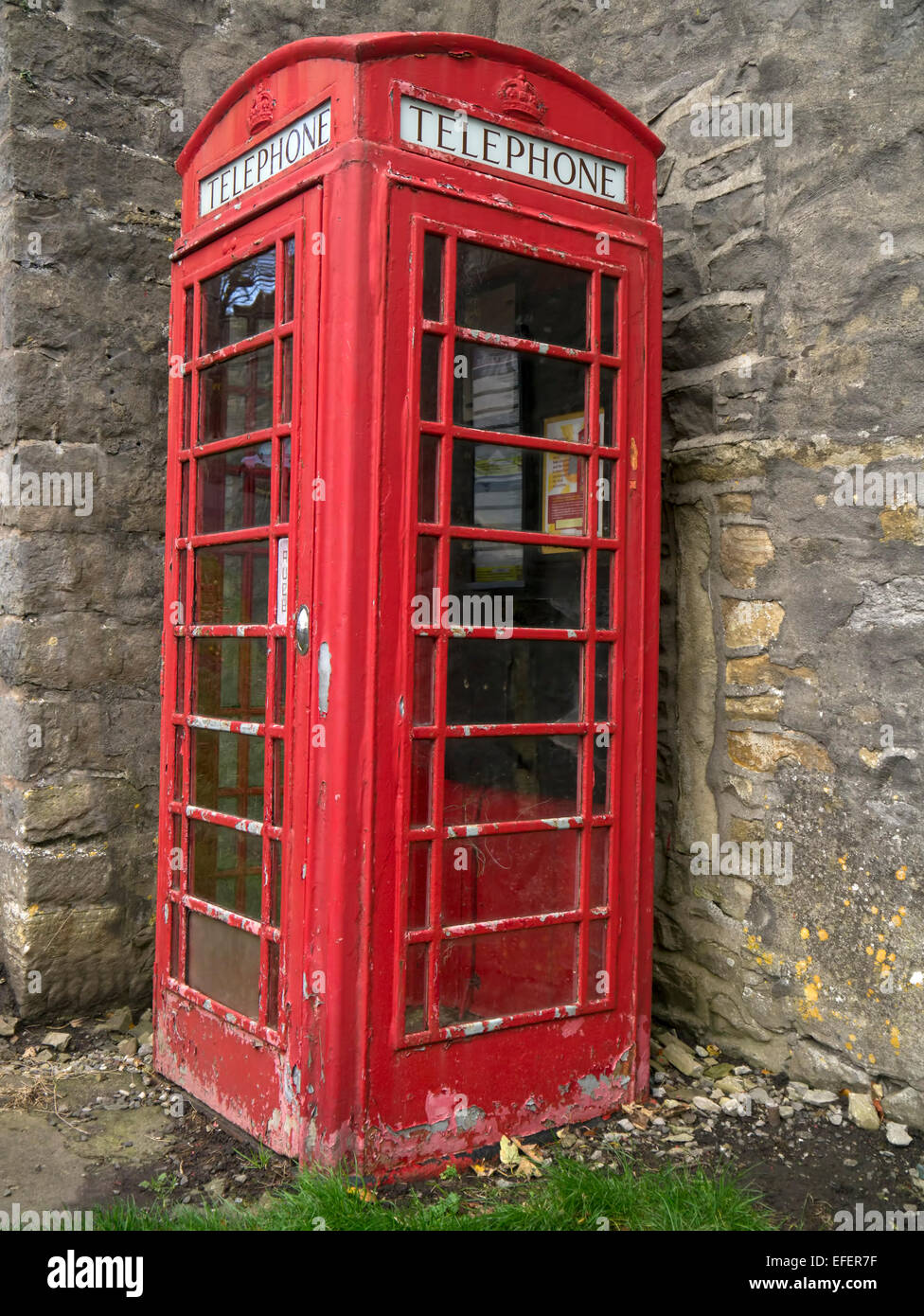 Telephone box red crown communication hires stock photography and images Alamy