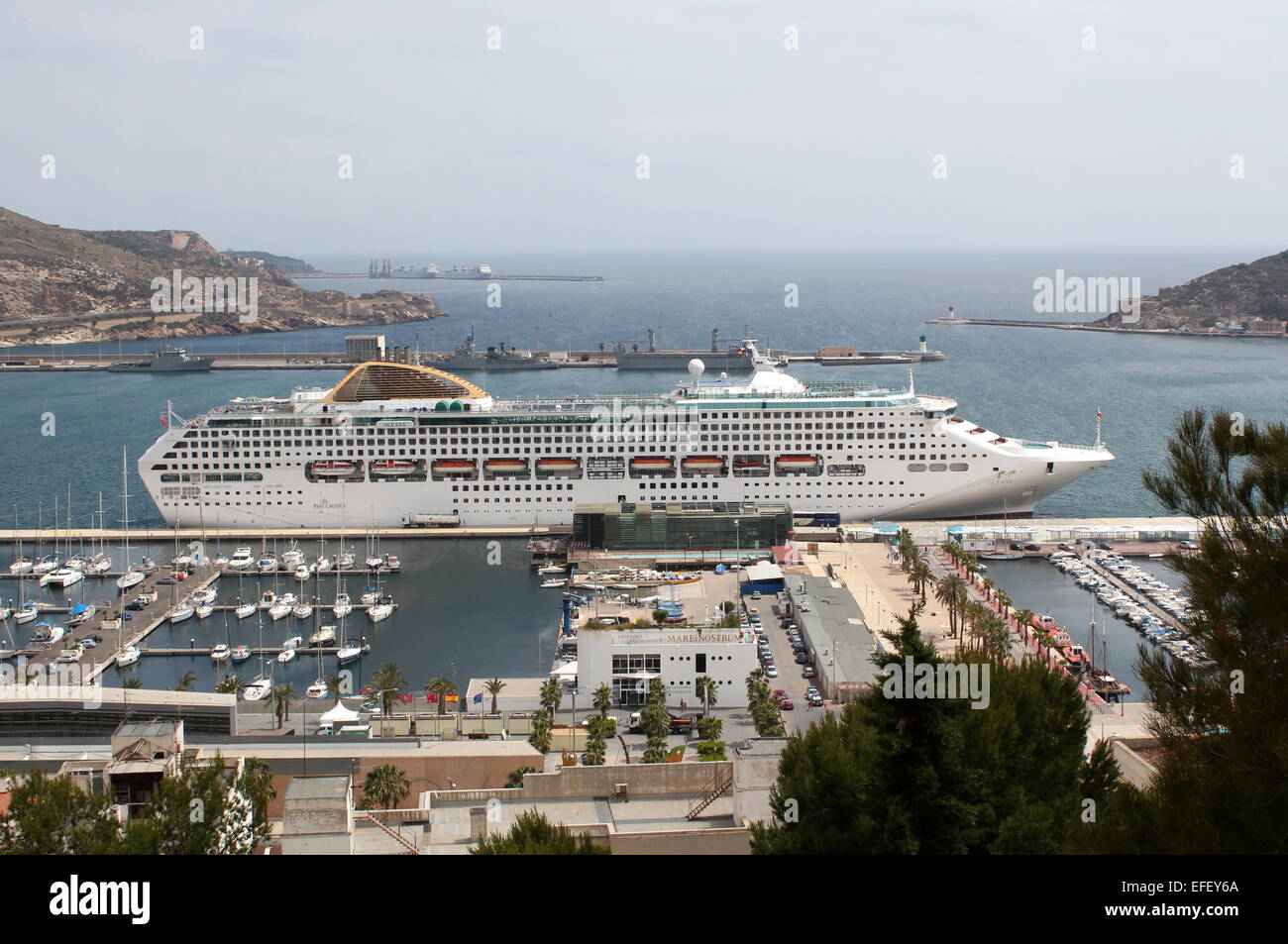 cruise ship from cartagena