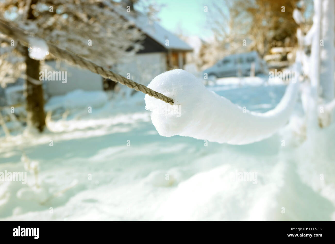 Snow on paddock wire hi-res stock photography and images - Alamy