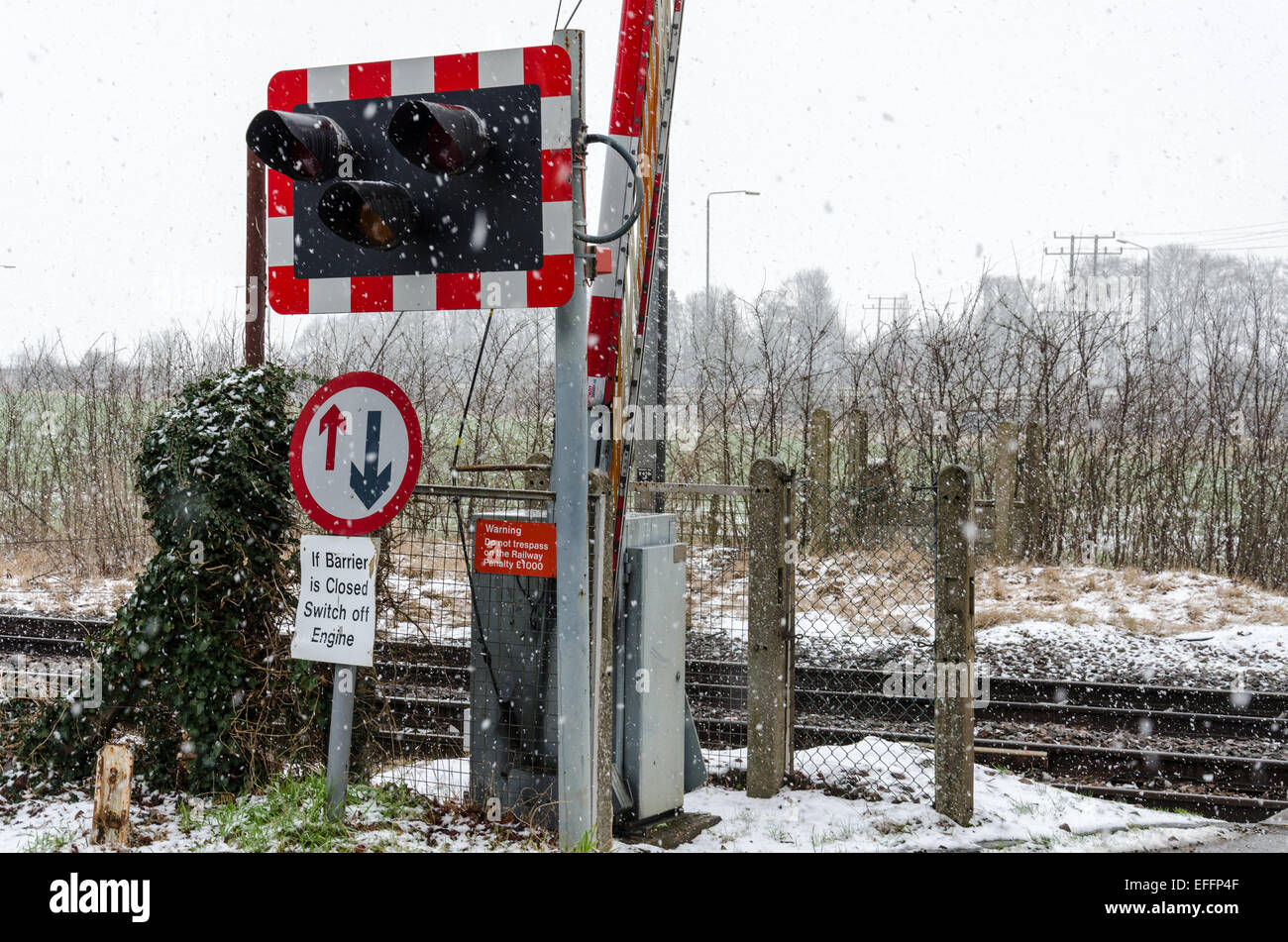 Warning Lights Level Crossing Sign High Resolution Stock Photography And Images Alamy Warning Lights Level Crossing Sign High Resolution Stock Photography And Images Alamy