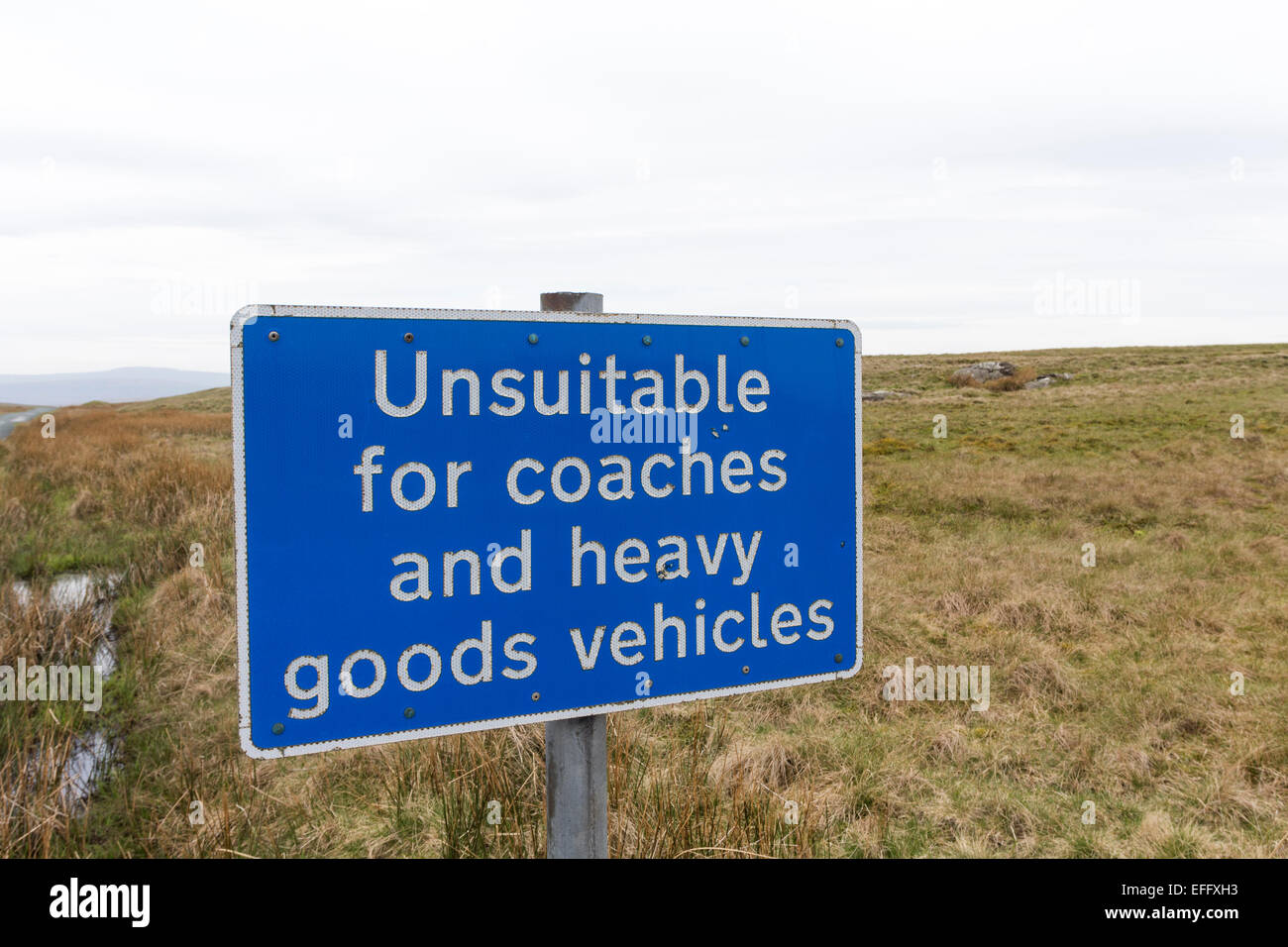 Road Sign Informing Drivers the Road is Unsuitable for Coaches and Heavy Goods Vehicles, Tan Hill, North Yorkshire UK Stock Photo