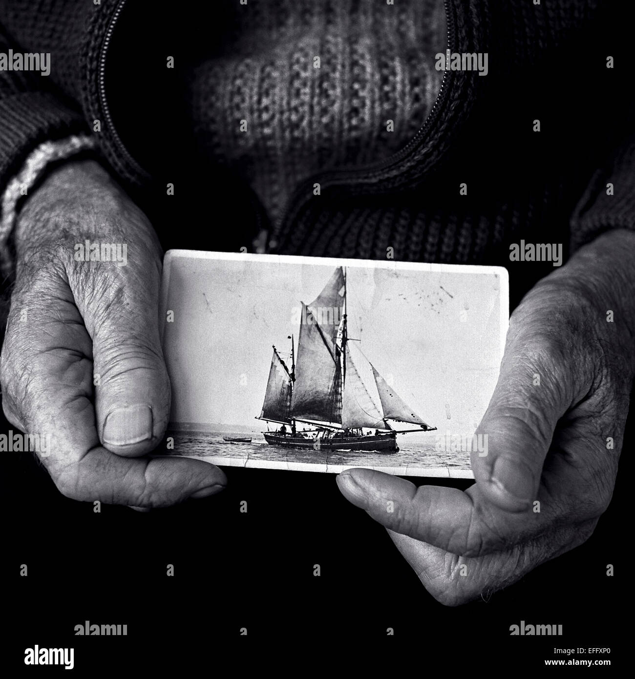 Black and white photograph of old man hi-res stock photography and ...