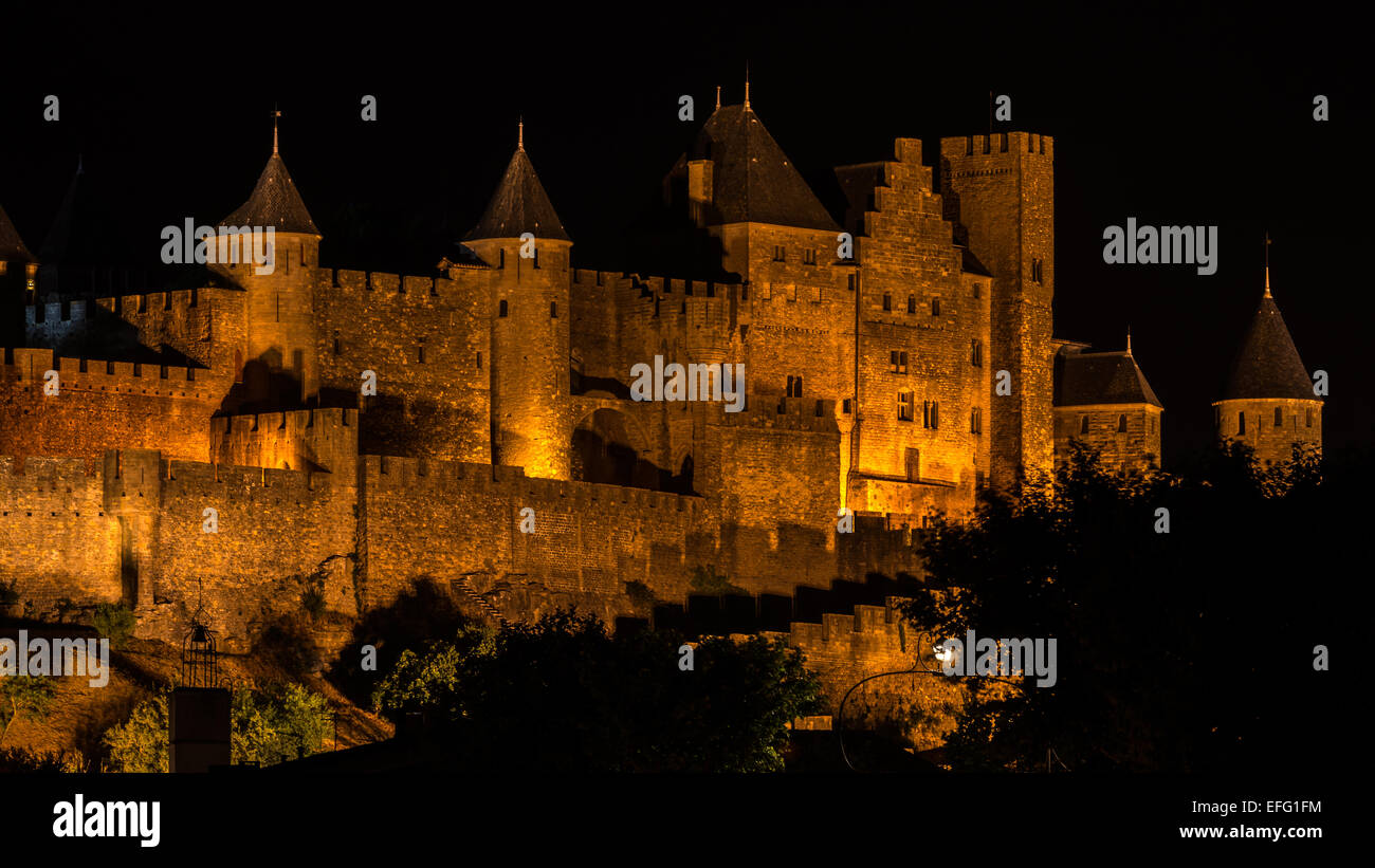 Cite De Carcassonne At Night Stock Photo Alamy Cite De Carcassonne At Night Stock Photo Alamy