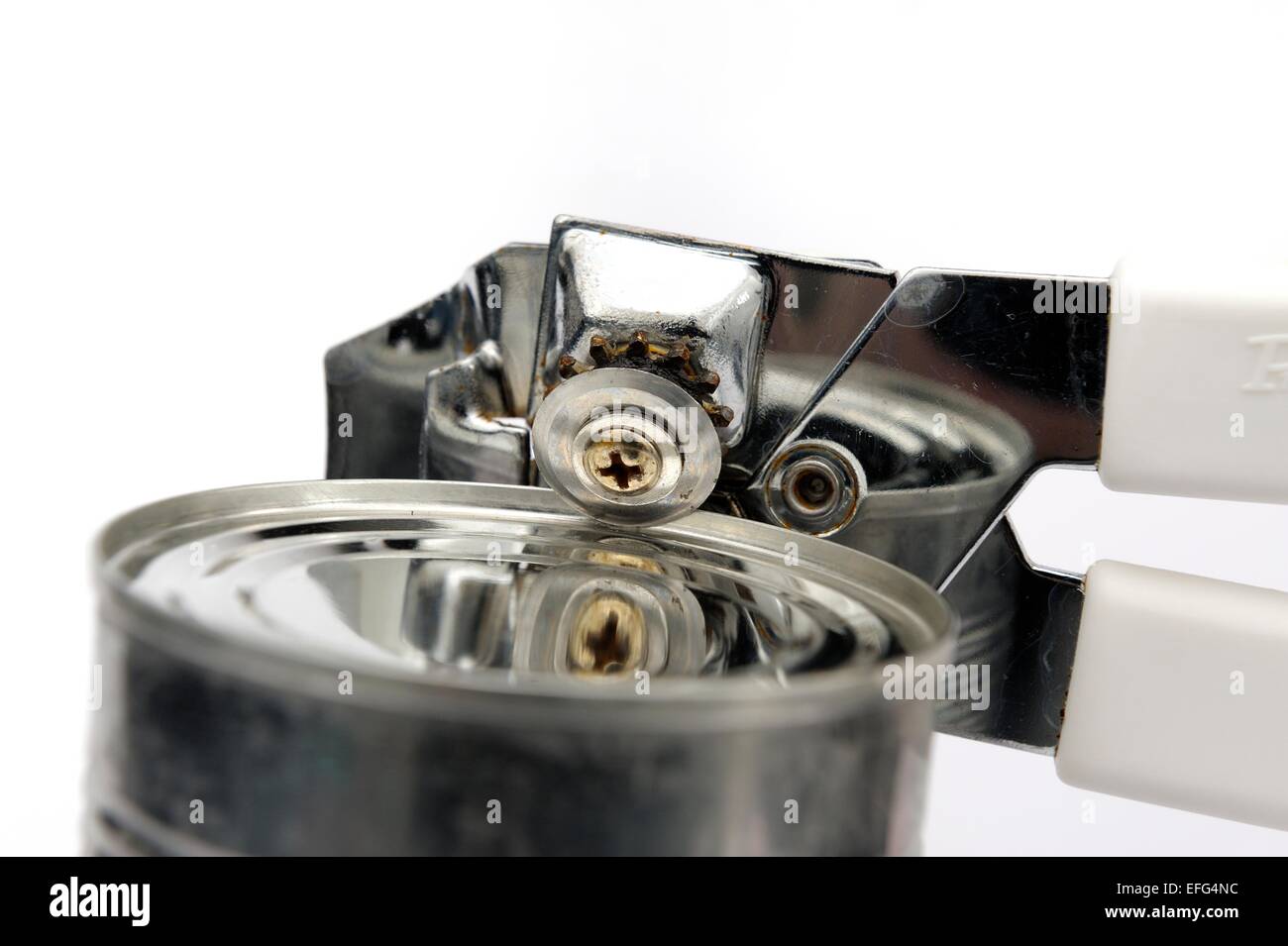 Tin can opener hires stock photography and images Alamy