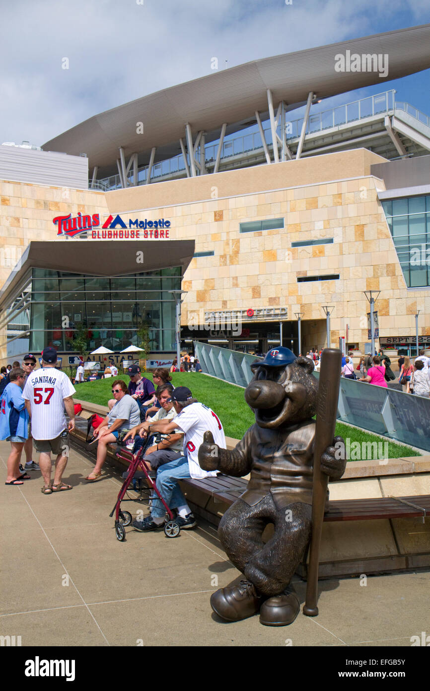 Exterior of Target Field and statue of T.C. Bear mascot in Minneapolis, Minnesota, USA. Stock Photo