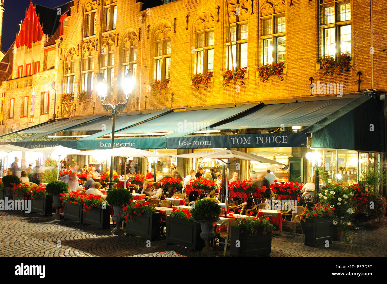 Bruges nightlife hi-res stock photography and images - Alamy