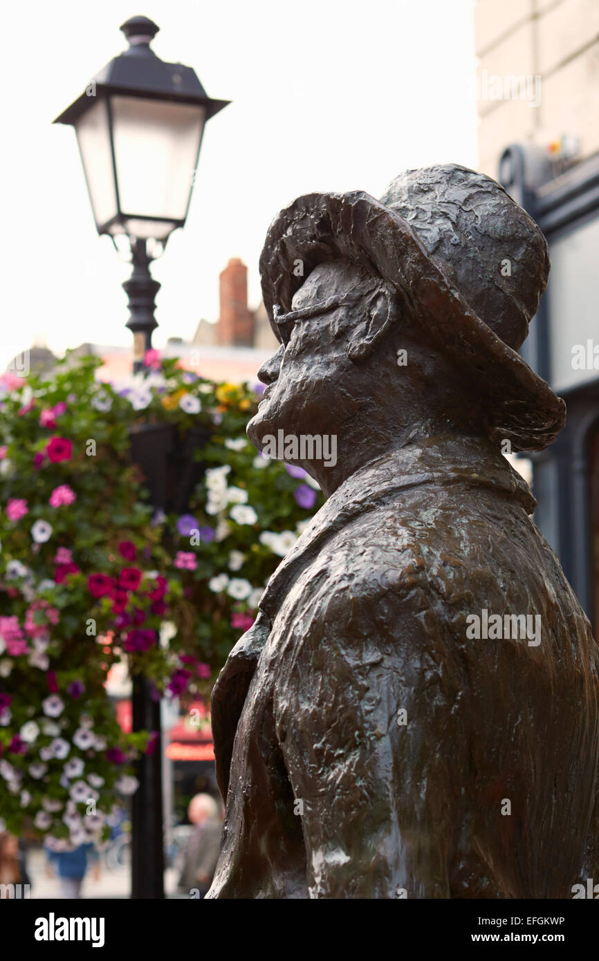 James Joyce Statue, Dublin, Ireland Stock Photo Alamy