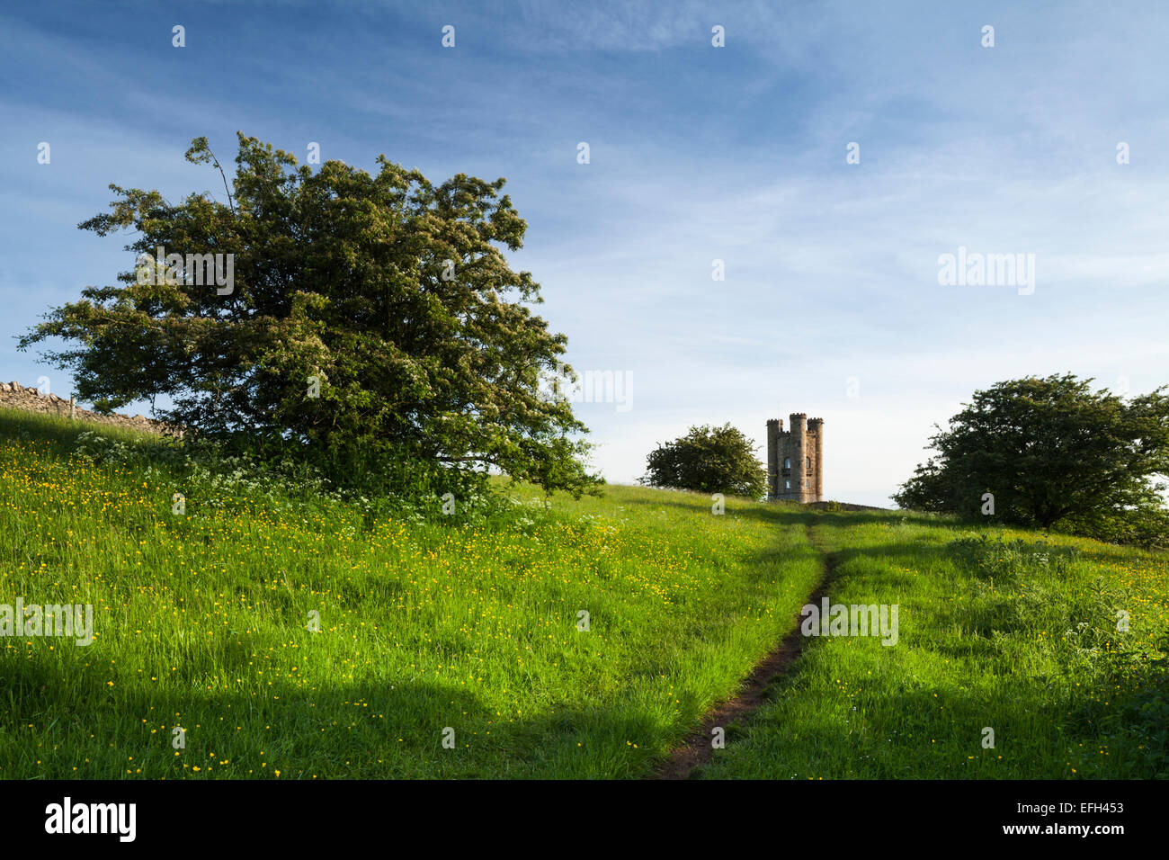 The Cotswold Way longdistance footpath heads towards Broadway Tower
