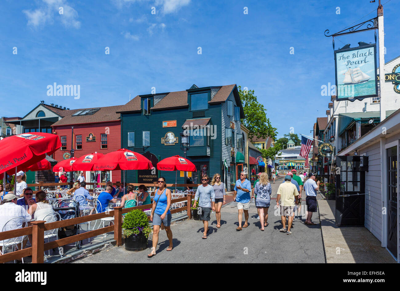 Cafes, bars, shops and restaurants on Bannister's Wharf, Newport, Rhode