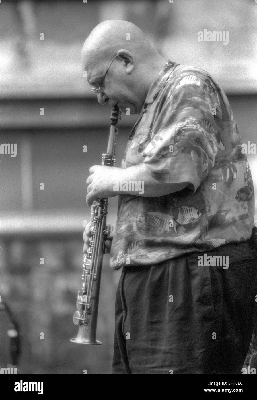 Lol Coxhill, (George Lowen Coxhill) was an English free improvising  saxophonist and raconteur. He played the soprano or sopranin Stock Photo -  Alamy