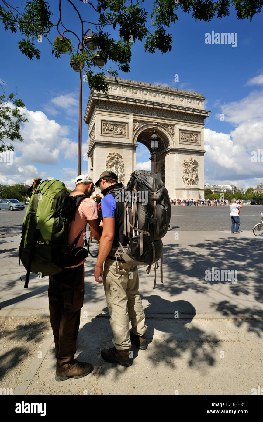 paris, arc de triomphe, backpackers Stock Photo